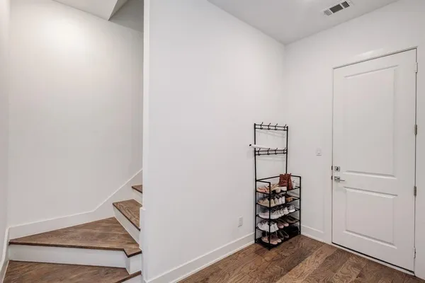 $3,250 | 114 Chester Court, Dallas, TX 75203