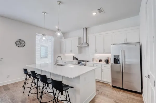 $3,250 | 114 Chester Court, Dallas, TX 75203