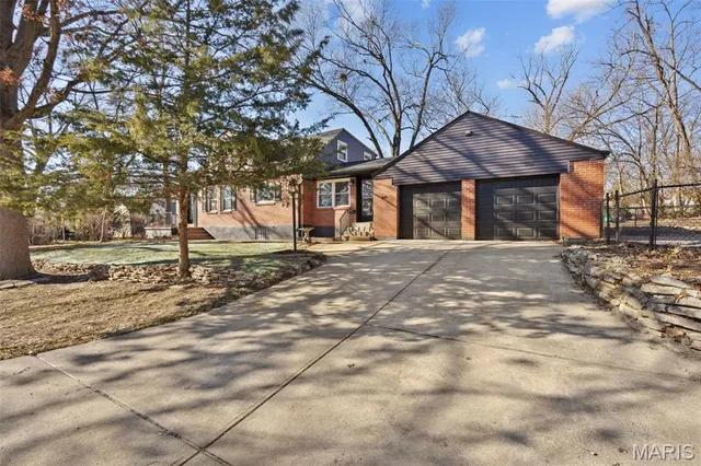 $424,999 | 831 South Harrison Avenue, Kirkwood, MO 63122