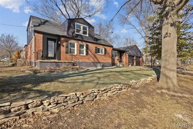 $424,999 | 831 South Harrison Avenue, Kirkwood, MO 63122