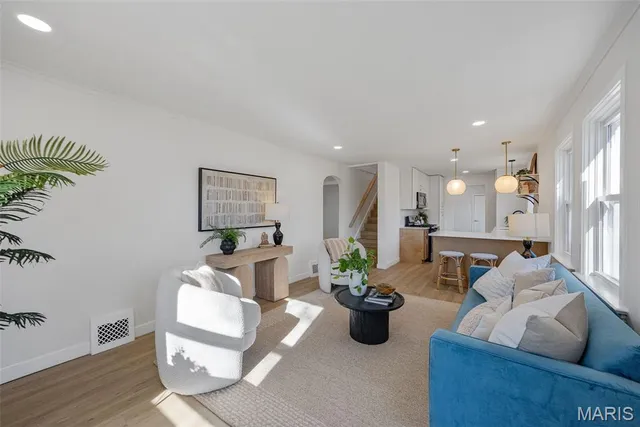 $424,999 | 831 South Harrison Avenue, Kirkwood, MO 63122