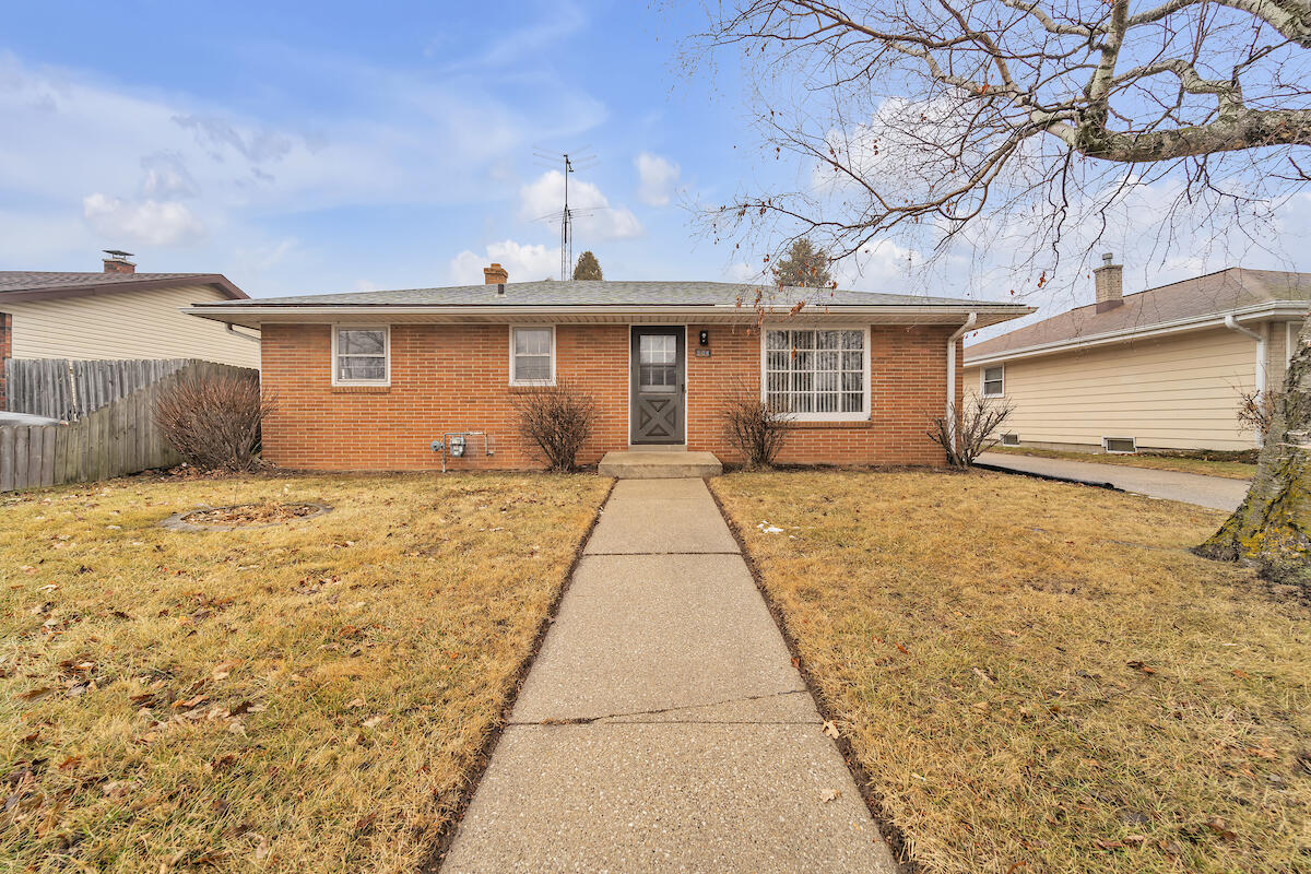 904 3 Mile Road Racine, WI 53402 - Photo 1 of 1 Front Shot