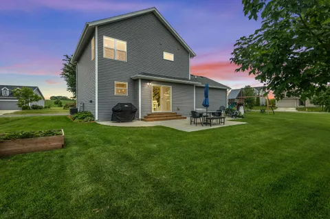 $500,000 | 6302 Pennock Lane, McFarland, WI 53558