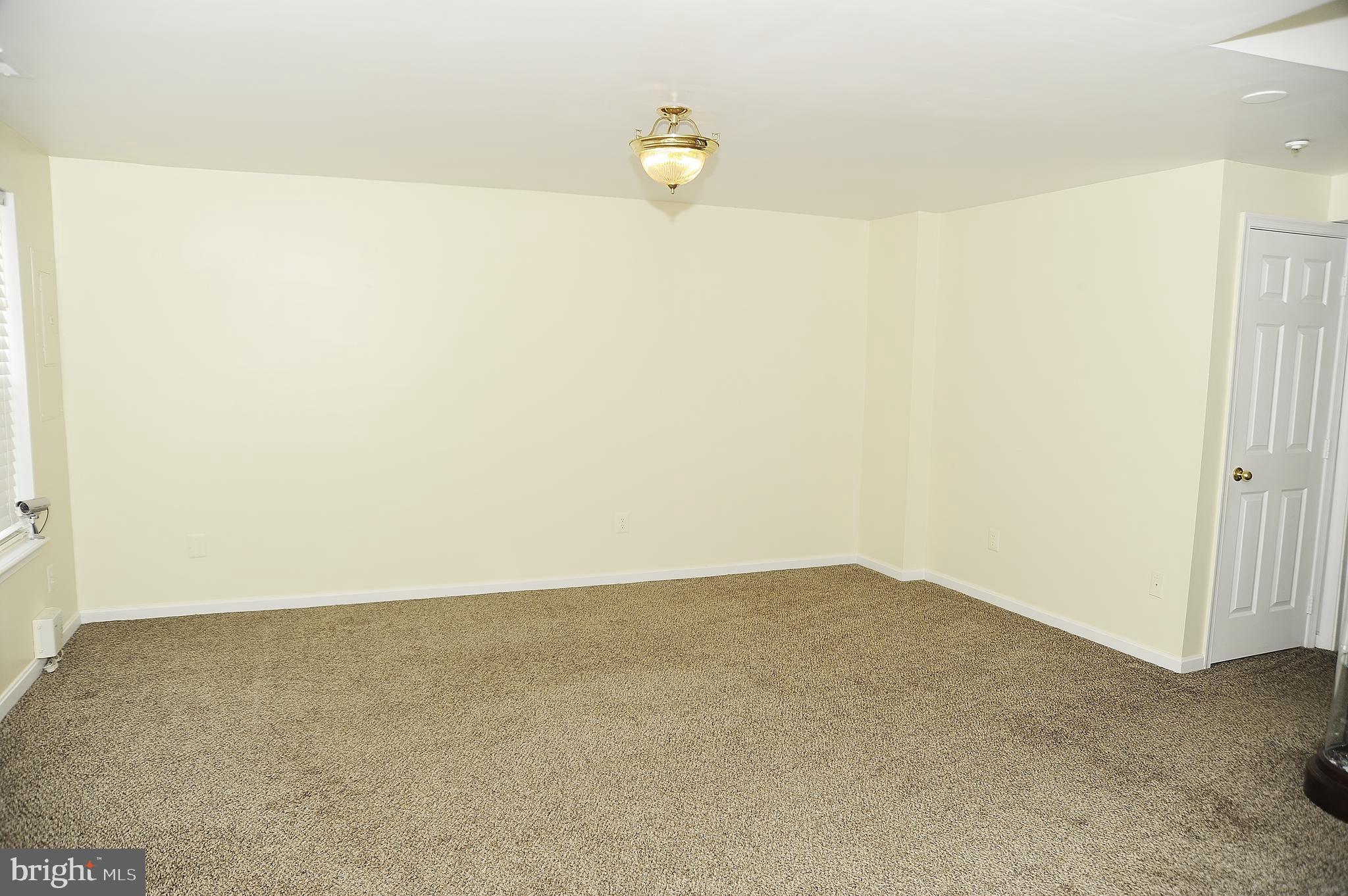 8754 Jarwood Road Baltimore, MD 21237 - Photo 4 of 37 Gallery Image 4