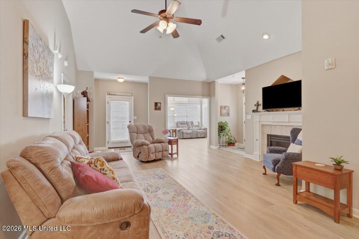2690 Starlanding Road East, Unit A Southaven, MS 38672 - Photo 11 of 29 12-IMG_8614_5_6_7_8