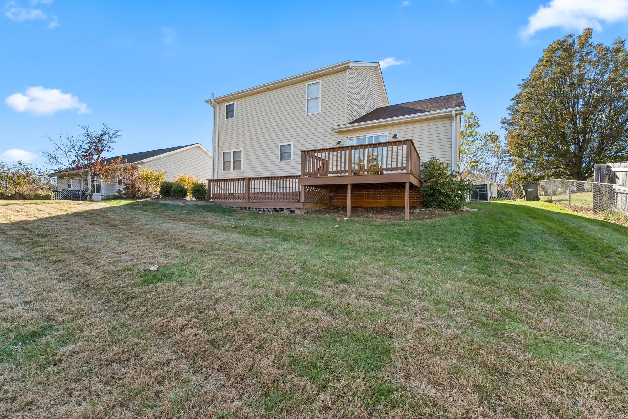 623 Bull Run Staunton, VA 24401 - Photo 42 of 62 backyard and deck