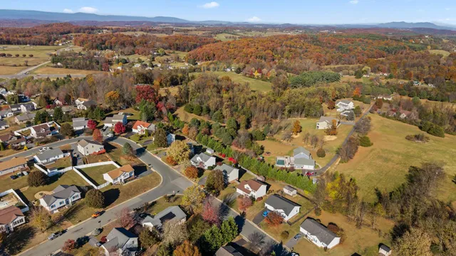 $396,000 | 623 Bull Run, Staunton, VA 24401