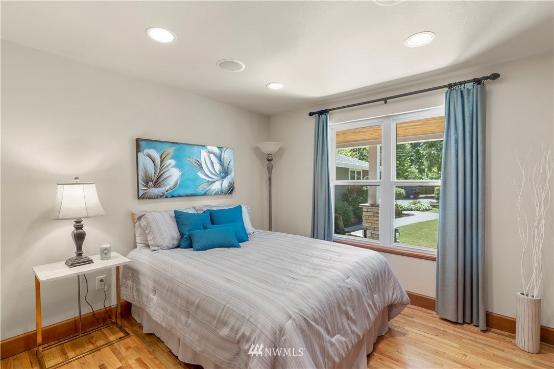 5 Winesap Road Bothell, WA 98012 - Photo 16 of 25 a bedroom with a large bed and a window