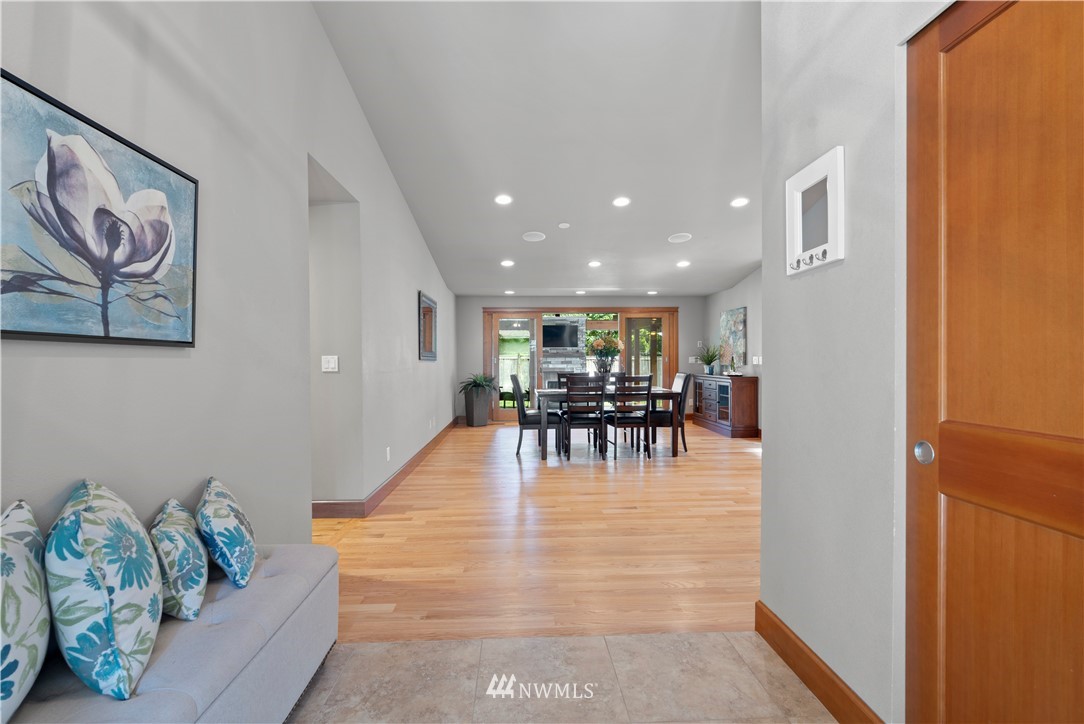 5 Winesap Road Bothell, WA 98012 - Photo 5 of 25 a view of dining room with furniture and a potted plant
