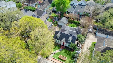 $850,000 | 2343 North Boulevard, Houston, TX 77098