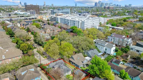 $850,000 | 2343 North Boulevard, Houston, TX 77098