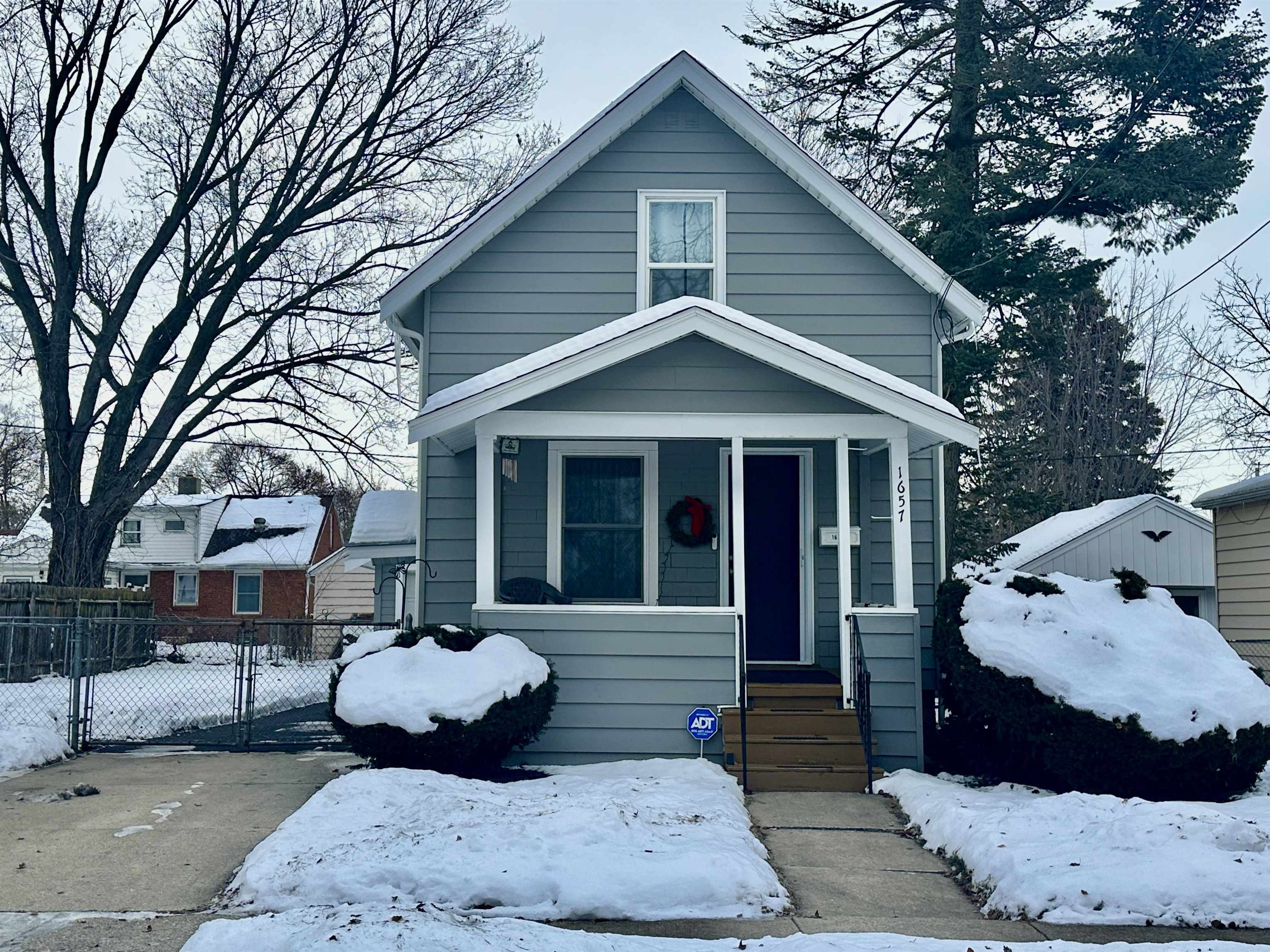 1657 Fayette Avenue Beloit, WI 53511 - Photo 1 of 35