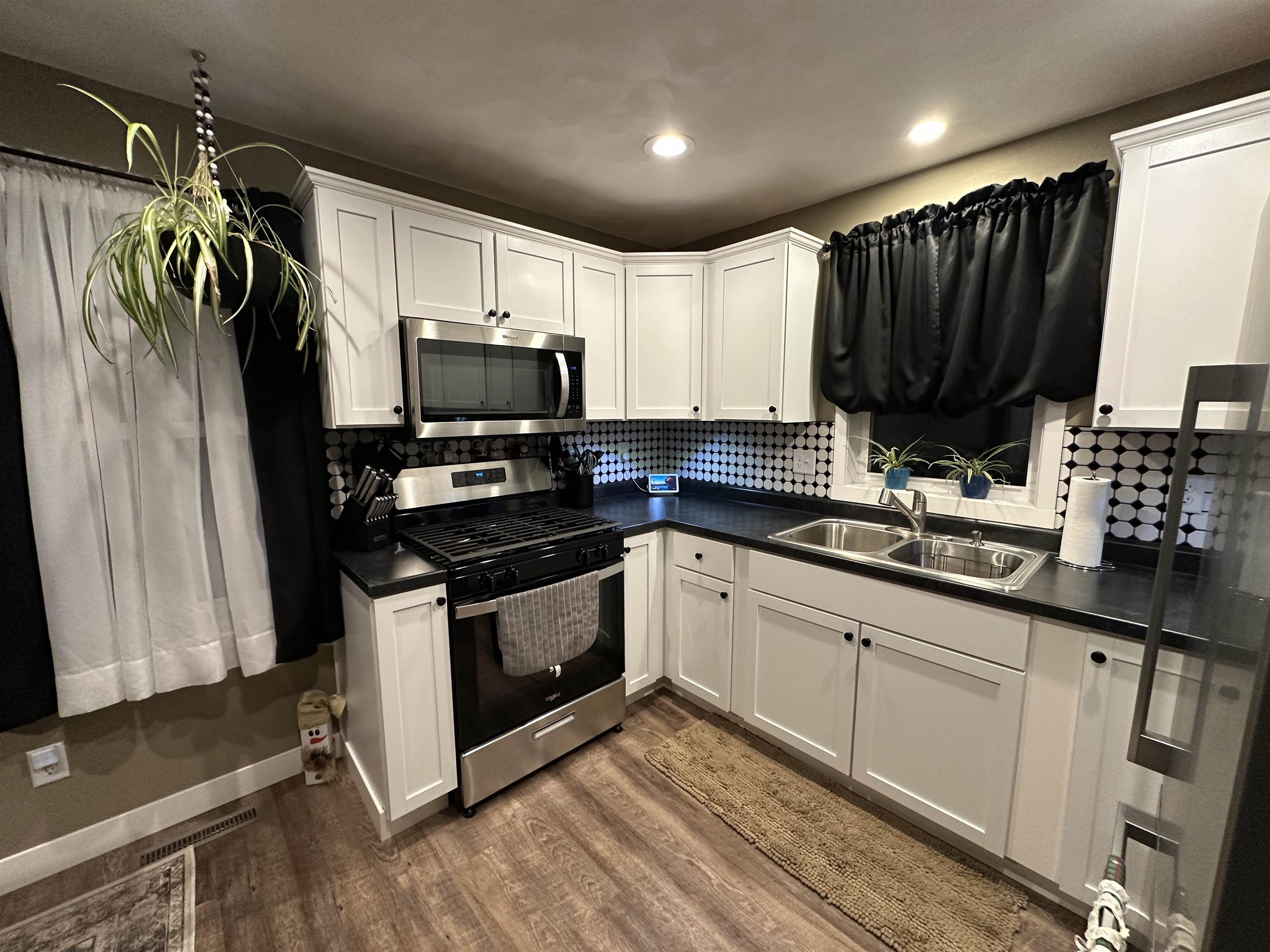 1657 Fayette Avenue Beloit, WI 53511 - Photo 11 of 35