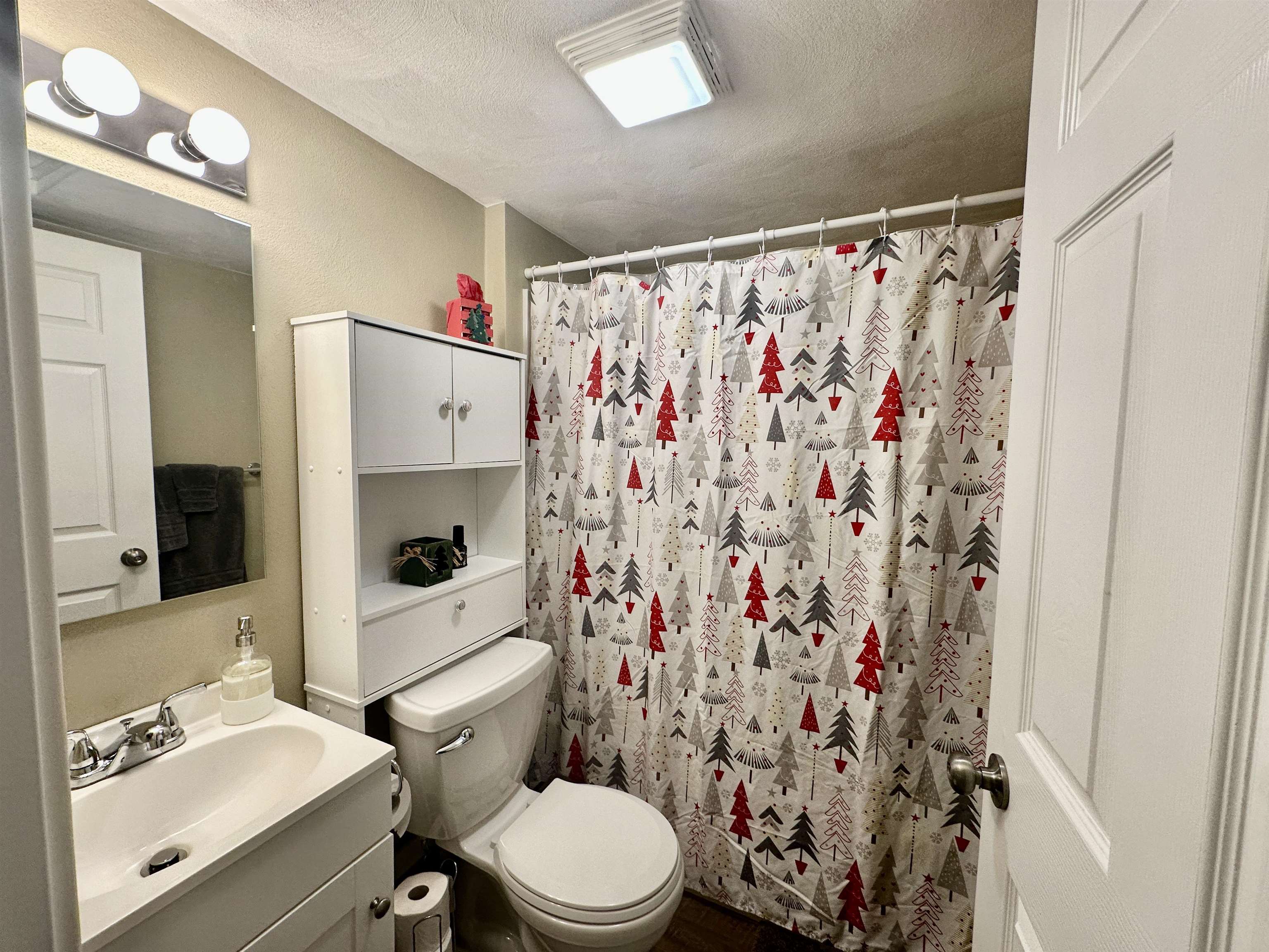 1657 Fayette Avenue Beloit, WI 53511 - Photo 6 of 35