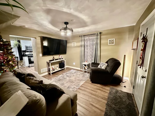 $169,900 | 1657 Fayette Avenue, Beloit, WI 53511