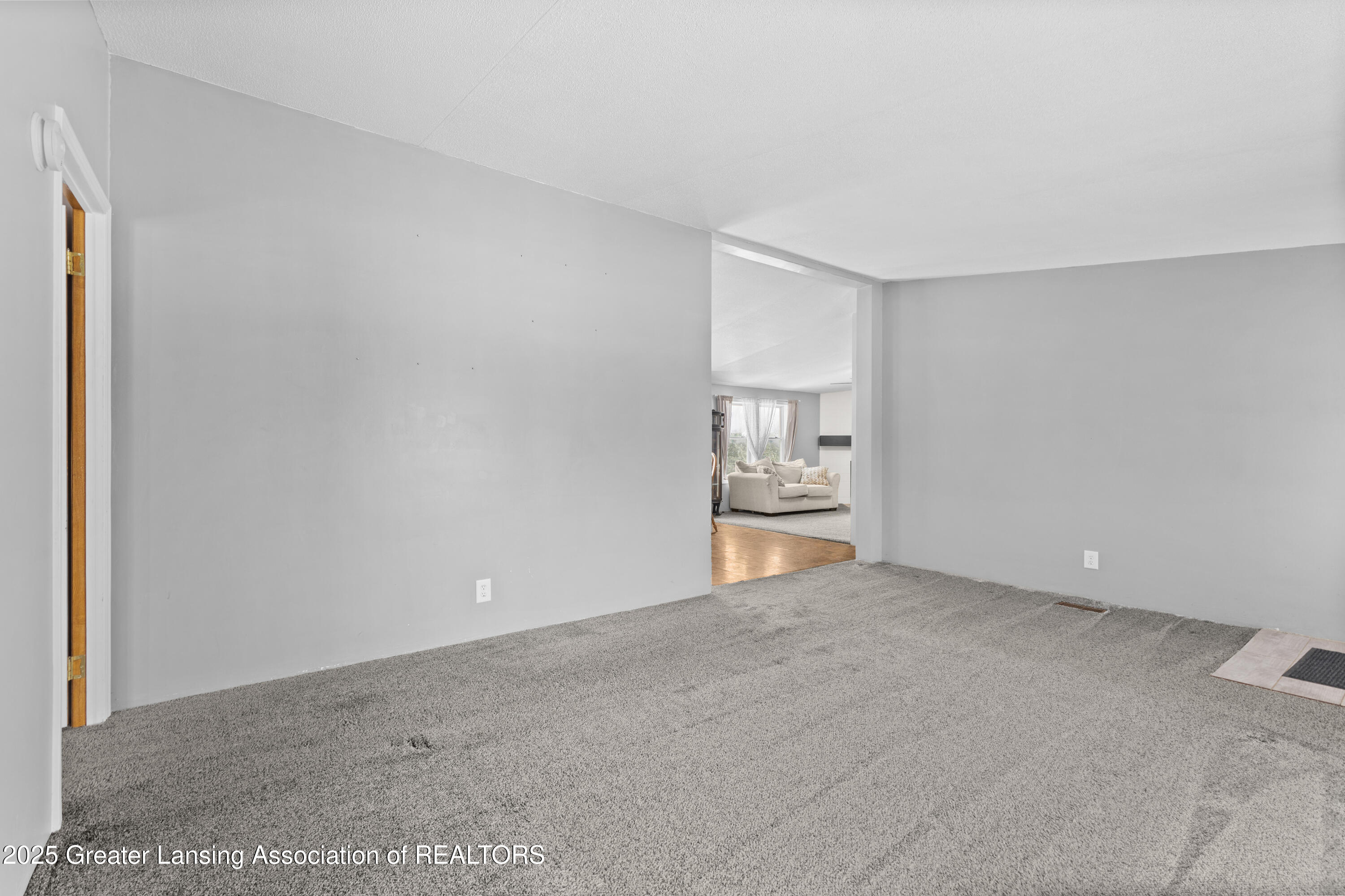 7755 Linton Road St. Johns, MI 48879 - Photo 6 of 35 Living Room