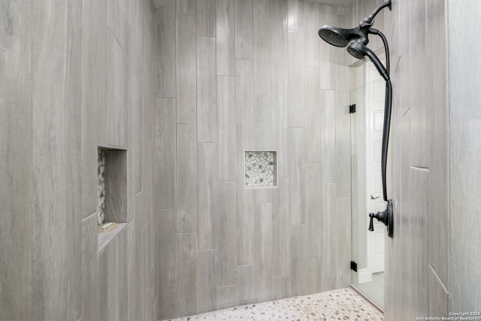 108 Timber Heights La Vernia, TX 78121 - Photo 22 of 42 a view of a bathroom