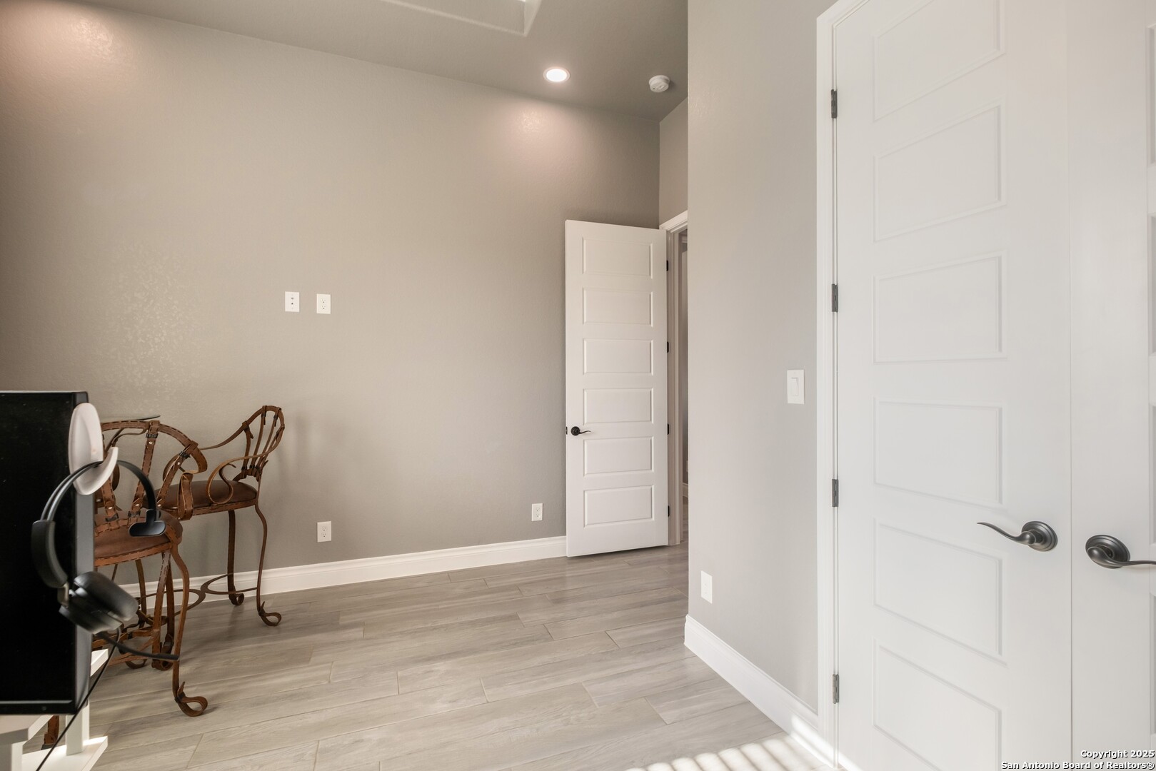 108 Timber Heights La Vernia, TX 78121 - Photo 26 of 42 a view of a workspace