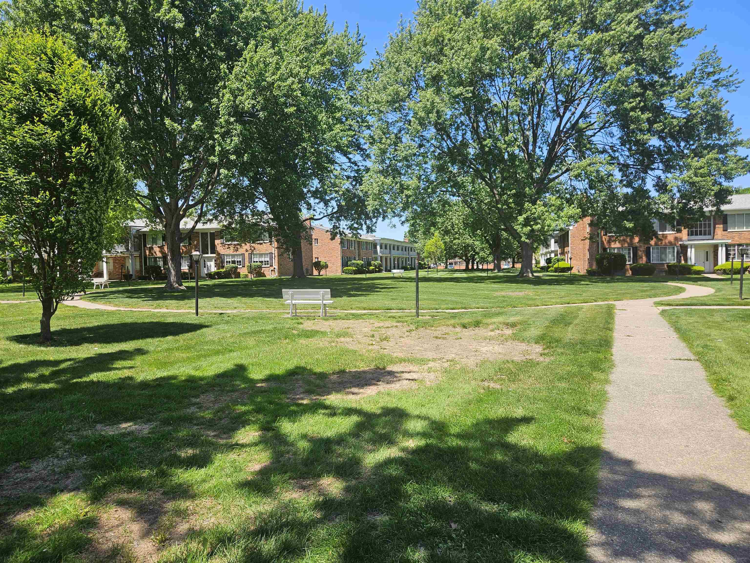 29472 Hoover Road, Unit 42/D Warren, MI 48093 - Photo 17 of 18