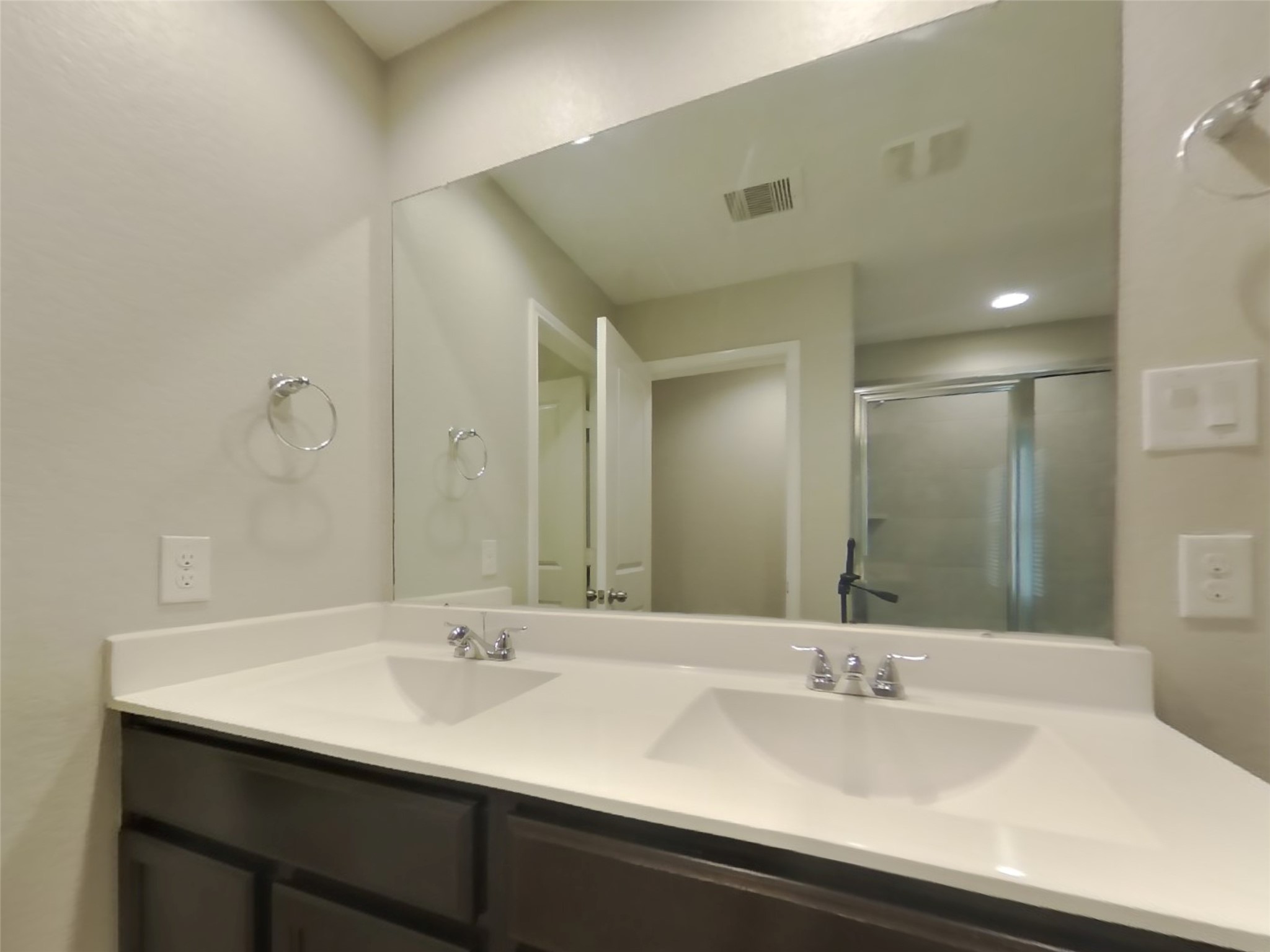 8523 Aster Glen Way Rosharon, TX 77583 - Photo 9 of 15 a bathroom with a sink and a mirror