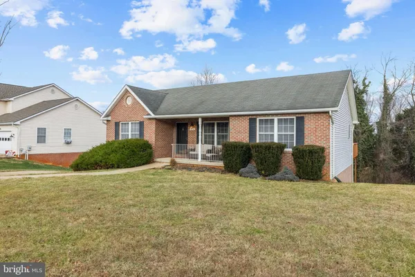 $514,900 | 1076 Stuart Drive, Front Royal, VA 22630