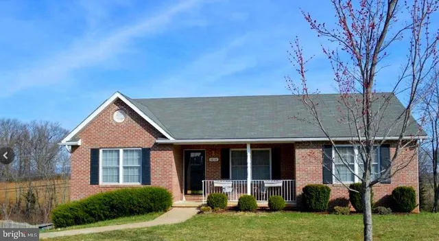 $524,900 | 1076 Stuart Drive, Front Royal, VA 22630