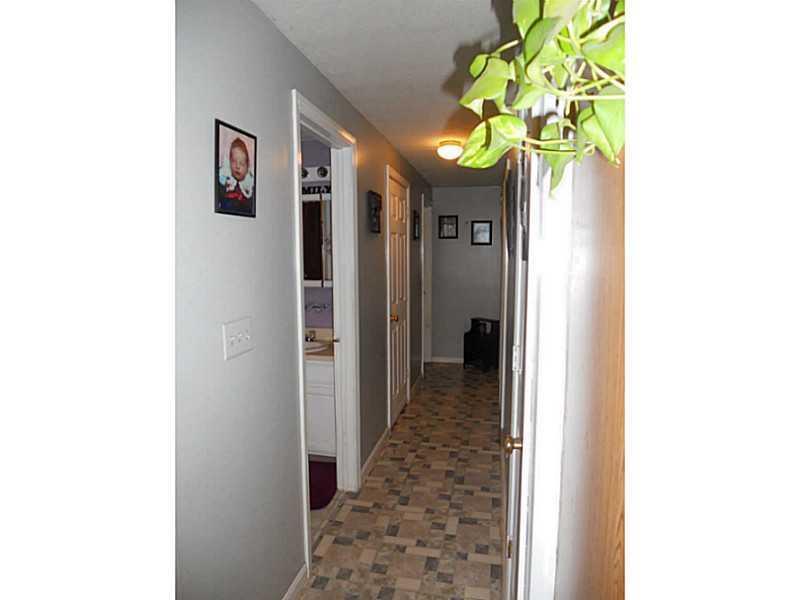 92 Granit Ridge Road Waterboro, ME 04087 - Photo 13 of 17 Hallway.