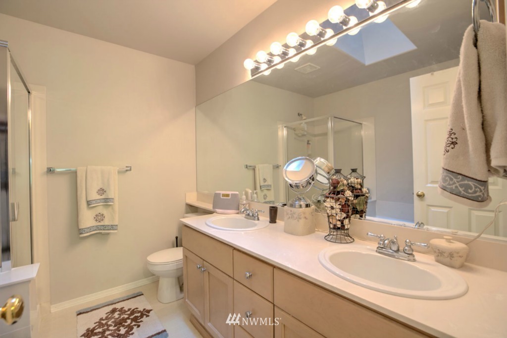 512 Elma Place Northeast Renton, WA 98059 - Photo 12 of 19