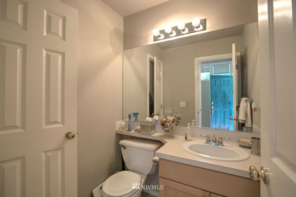 512 Elma Place Northeast Renton, WA 98059 - Photo 14 of 19