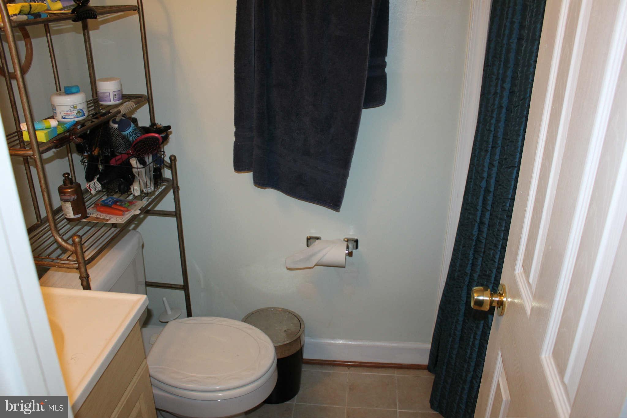 29 Rye Court Gaithersburg, MD 20878 - Photo 13 of 15 Bath