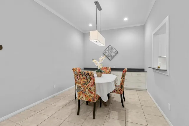 a view of a livingroom with furniture