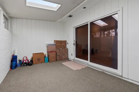 a view of livingroom with furniture