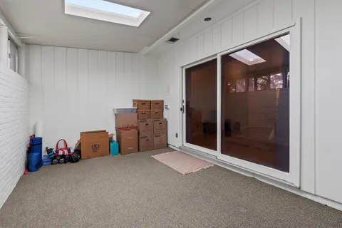 a view of livingroom with furniture