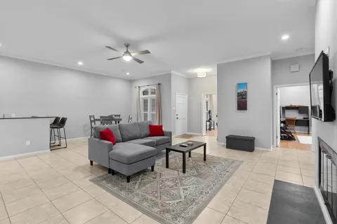 $364,000 | 11003 Pinehurst Drive, Unit 6, Austin, TX 78747