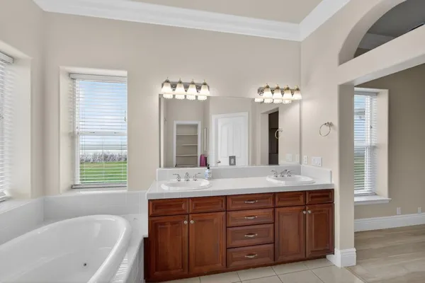 $3,300,000 | 5010 Jefferson Boulevard, West Sacramento, CA 95691