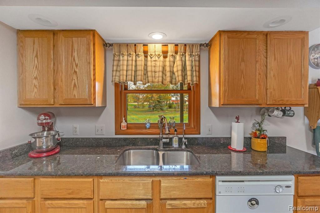 10831 Dunn Road Memphis, MI 48041 - Photo 8 of 51