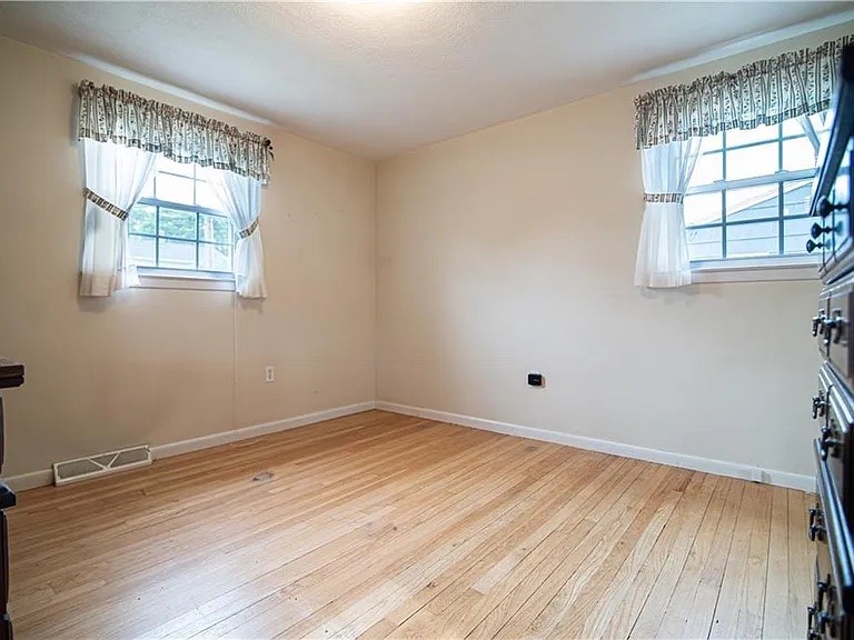 130 Kerri Lyn Road Warwick, RI 02889 - Photo 11 of 18