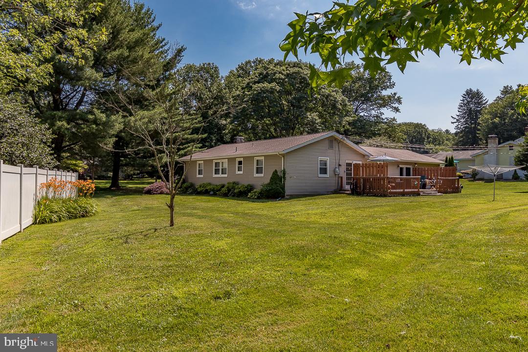 737 Whitebriar Road Hockessin, DE 19707 - Photo 21 of 25 Side of Home
