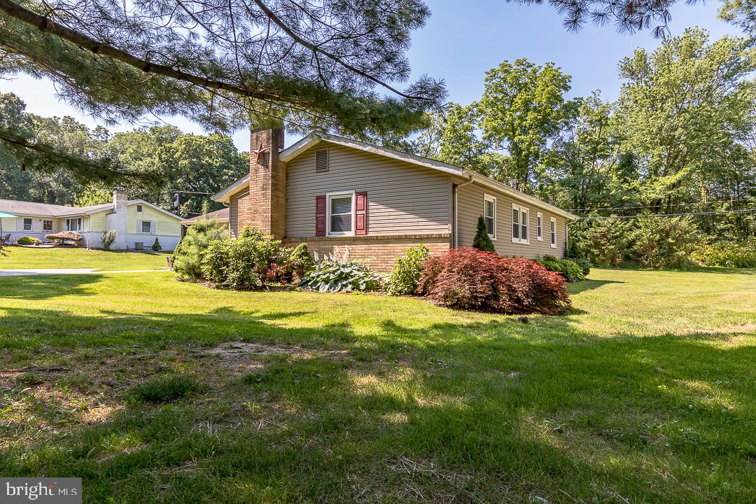 737 Whitebriar Road Hockessin, DE 19707 - Photo 22 of 25 Side of Home