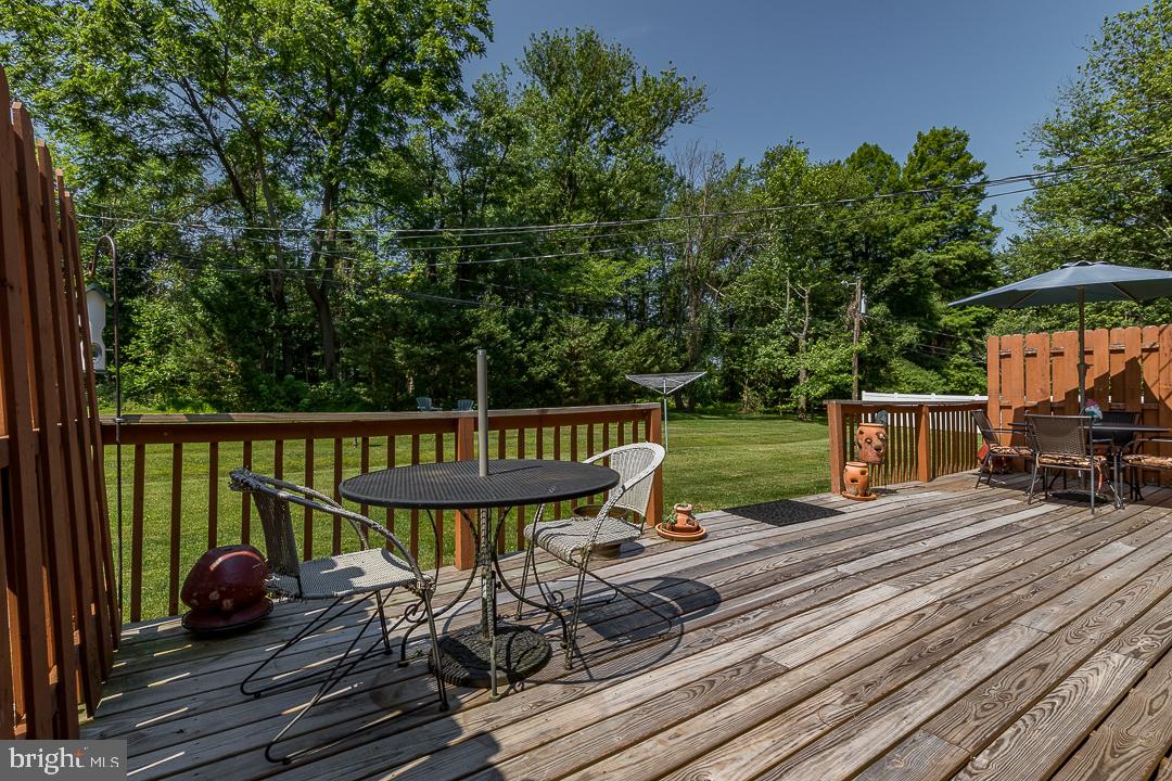 737 Whitebriar Road Hockessin, DE 19707 - Photo 23 of 25 30 x 12 Deck Overlooking Beautiful Yard