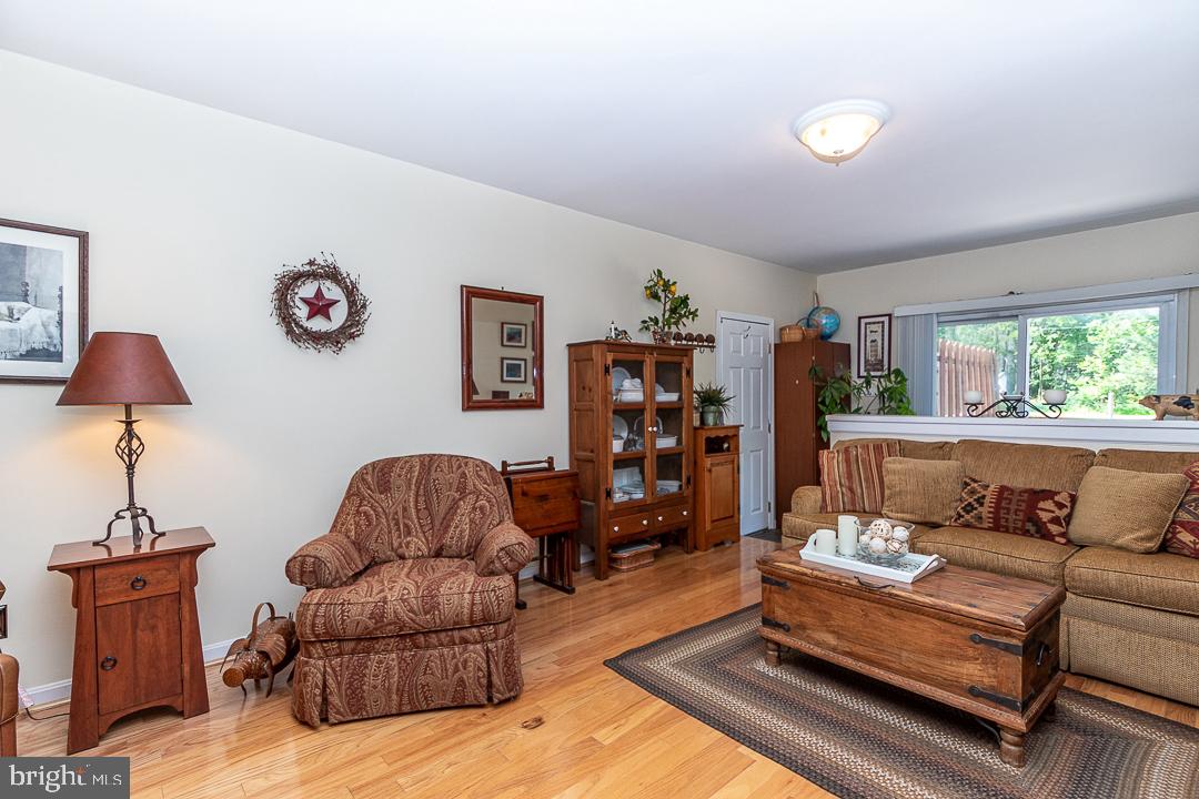 737 Whitebriar Road Hockessin, DE 19707 - Photo 9 of 25 Family Room w/Sliding Doors to Deck