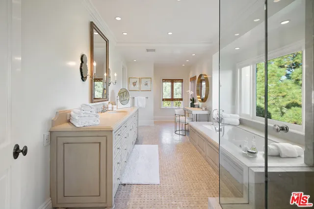 $82,500 | 980 Stradella Road, Los Angeles, CA 90077