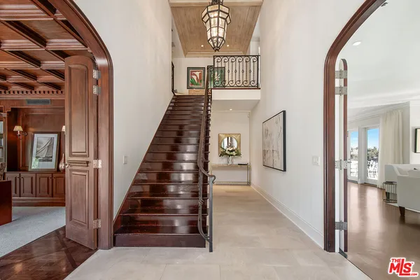 a view of entryway and hall