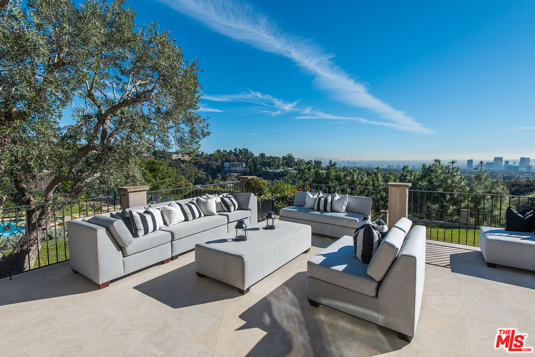 980 Stradella Road Los Angeles, CA 90077 - Photo 25 of 42