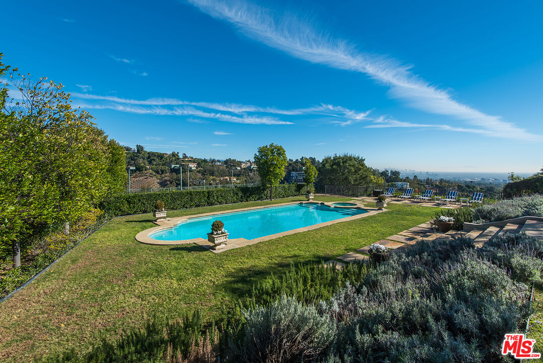 980 Stradella Road Los Angeles, CA 90077 - Photo 30 of 42