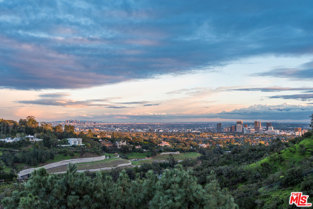 980 Stradella Road Los Angeles, CA 90077 - Photo 35 of 42