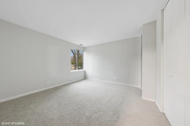 $185,000 | 5809 Oakwood Drive, Unit C, Lisle, IL 60532