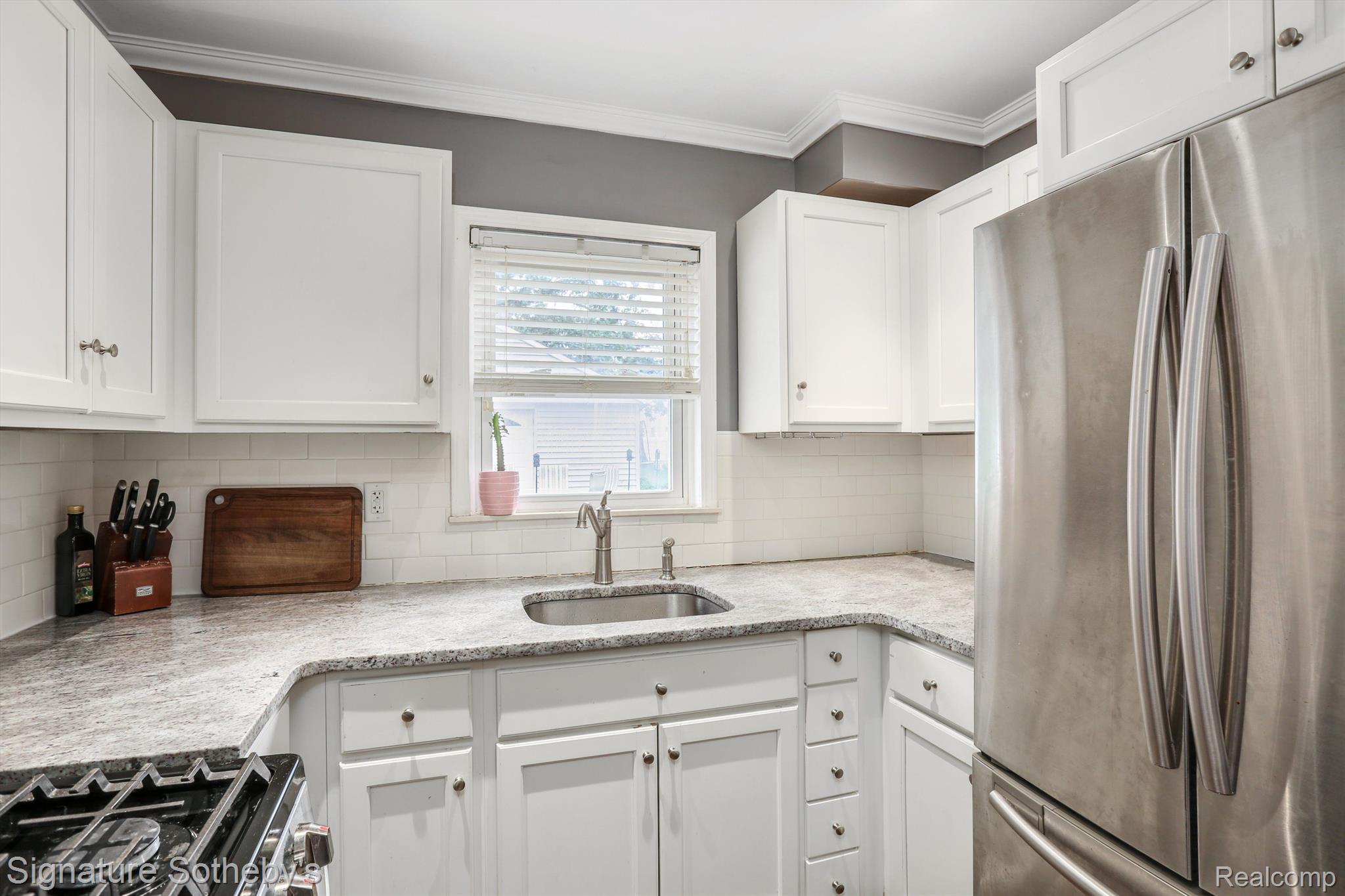 2147 Hampton Road Grosse Pointe, MI 48236 - Photo 7 of 19 Gallery Image 7