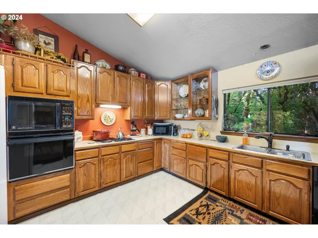 $985,000 | 23896 Northwest Mt Richmond Road, Yamhill, OR 97148