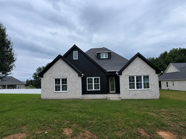 $499,900 | 61 Hickory Grove Drive, Morrison, TN 37357